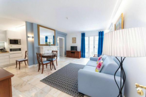 Charming House in Caniço with Pool and Terrace